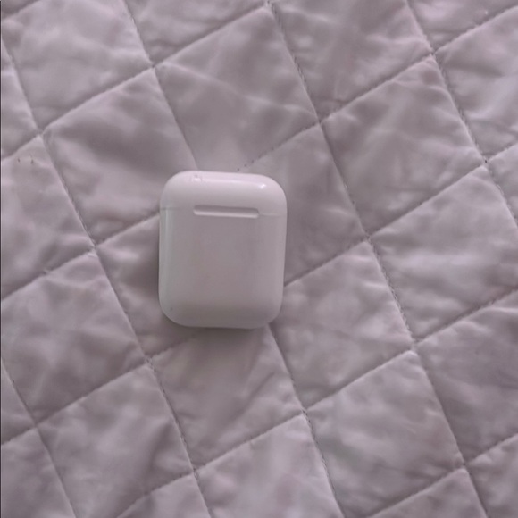 Apple White Earbud Headphones